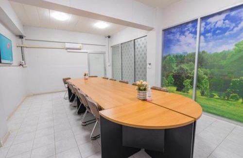 Maha Sarakham Hotel | Top Inn Hotel พร้อมอาหารเช้า ใกล้วัดป่าวังน้ำเย็นและสถานที่ท่องเที่ยว