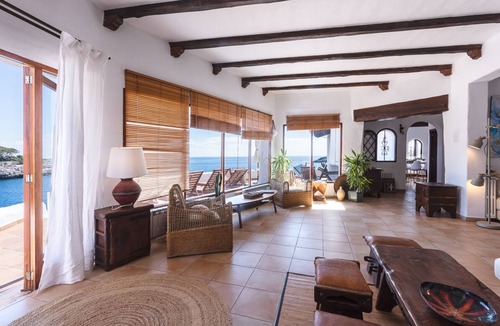 Cala d'Or Villa | traditionell villa with pool, garden, at the sea