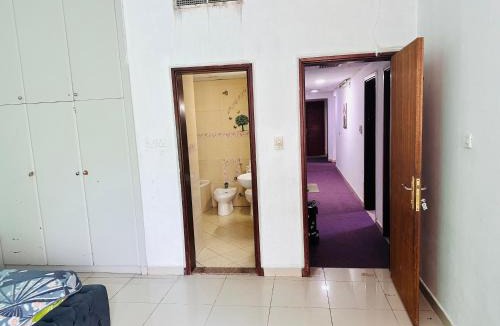 Ajman House | Tranquil Haven:King Bed, Ensuite, Master Bedroom