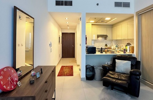Jumeirah Village Circle Apartment | Tranquil Retreat in JVC DXB
