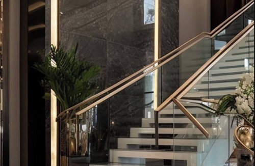 Dubai House | Tremendous 8-bedroom house with AC in Dubai