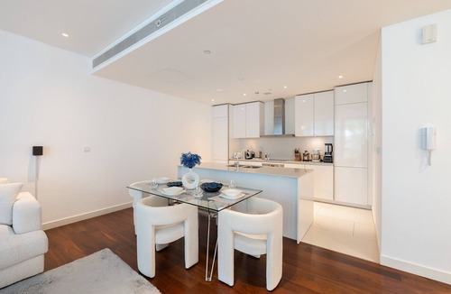 Al Wasl Apartment | Trendy City Walk Living w/Pool View Balcony
