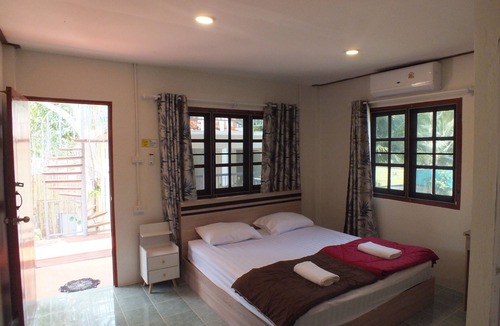 Taling Ngam Hostel | TRIBE by Aforetime