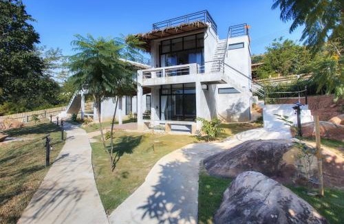 Sikhio Resort | Twelve Oclock Resort
