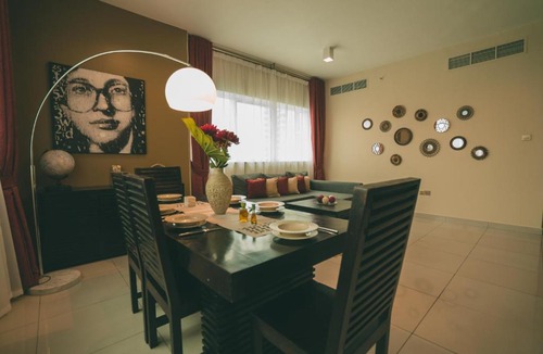 Dubai Apartment | Two Continents Holiday Homes - Marina View 2 bedroom apartment -Free Airport Pick-up