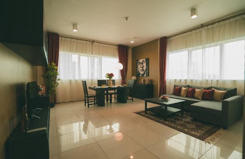 Dubai Apartment | Two Continents Holiday Homes - Marina View 2 bedroom apartment -Free Airport Pick-up