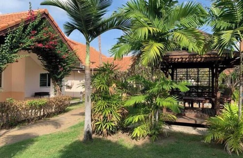 Si Racha Villa | Two Fifty Nine Resort 259 รีสอร์ต 2br 2bath & the other 3br 2bath