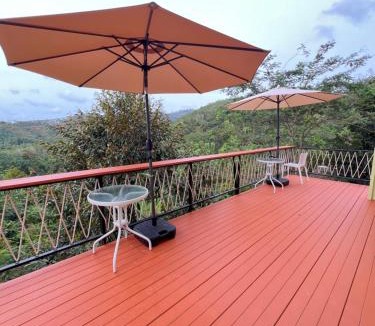 Takua Thung Hotel | Two Tree Cafe At Suanmuangthong