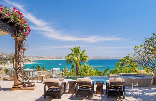Palmilla Villa | Two-Villa Compound Sleeps 22 — Chef, Butler & Steps to Swimmable Beach
