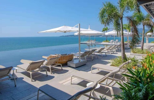 Bucerias Apartment | Udara PH-I | 8th Floor 3BR Beachfront + Rooftop Pool, Spa, Sauna & Padel Court
