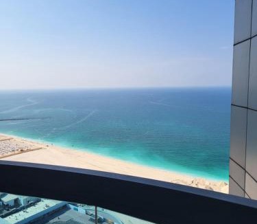 Free Zone House | Ultimate Beachfront Experience