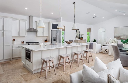 Central Naples House | Ultimate Naples Getaway - Guest Cabana, Heated Pool & Walk to Everything