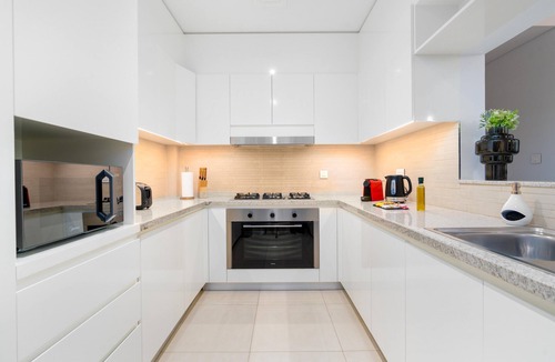 Bur Dubai Apartment | Ultimate Stay/Full Burj Khalifa Views/4 people