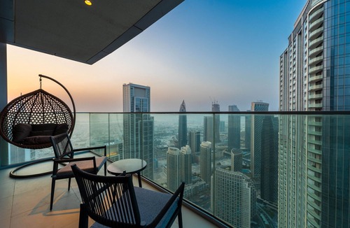 Downtown Dubai Apartment | Ultra Chic High-Floor Apt w/Direct Burj Khalifa & Fountains Views
