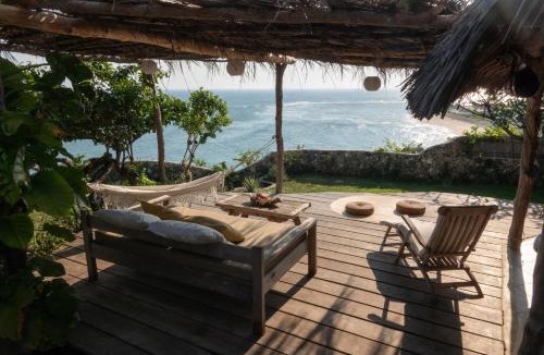 Rote Island House | Ume Lelendo