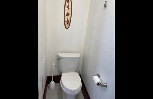 Punaluu House | Unit 05 Well Maintained Studio