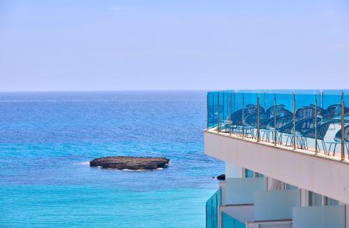 S'Illot-Cala Morlanda Hotel | Universal Hotel Perla