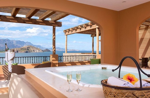 Loreto Villa | Unparalleled Luxury and Natural Beauty in Loreto's Paradise