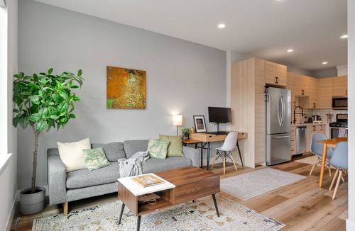 Judkins Park House | Upscale 2BR Mt. Rainier Rooftop Stadium Nearby