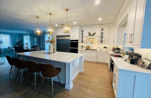 Trailer Estates House | Upscale Heated Pool & Spa Home - Best Beaches