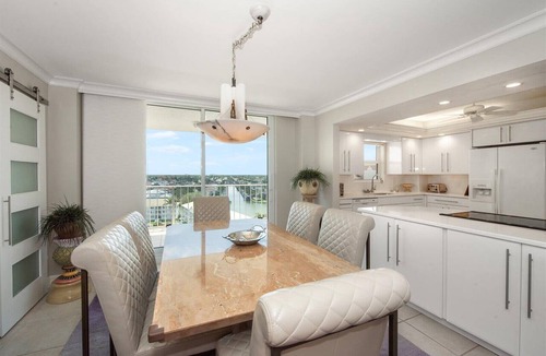 Vanderbilt Beach Apartment | Vanderbilt Shores Beachfront Condo