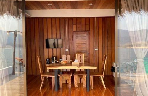 Mae Taeng Villa | Velaloy Floating Resort