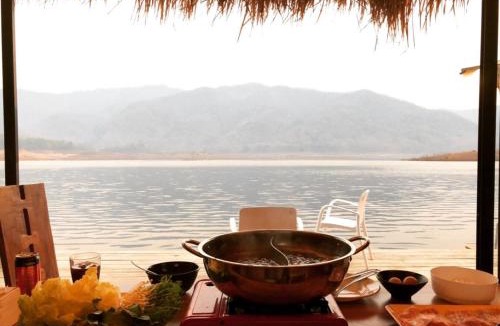 Mae Taeng Villa | Velaloy Floating Resort