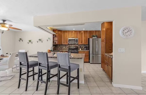 Venice East House | Venice Oasis: Heated pool, fast wi-fi & pets OK!