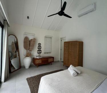 Batu Bolong Villa | Villa Alegria