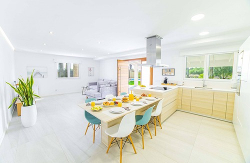 Muro Villa | Villa Mariona