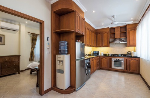 Jomtien Villa | Village Austria - Luxury 3BR private pool villa Pratamnak Soi 5 -50m to beach