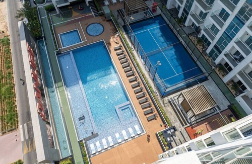 Discovery Gardens Apartment | Vogue | Elegance at Pearlz near Metro