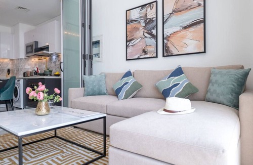 Discovery Gardens Apartment | Vogue | Elegance at Pearlz near Metro