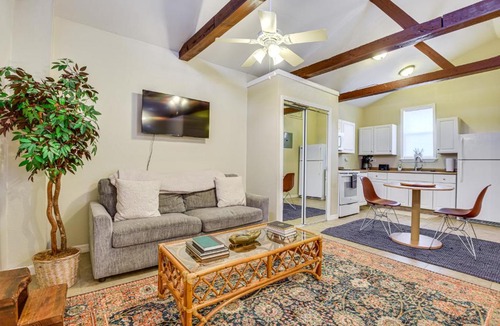 Bradenton Apartment | Walkable Studio 1 Mi to Riverwalk & Dtwn Bradenton