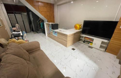 Wang Burapha Phirom Hostel | WannaB Hostel