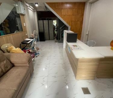 Wang Burapha Phirom Hostel | WannaB Hostel