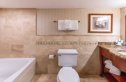 Captiva Hotel | Waterfront Charm: Scenic Gulf View Balcony Studio | Pool | Parking | Near Beach