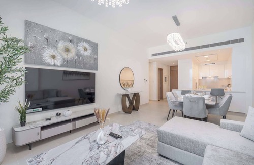 Al Safa Apartment | Waterfront Living with a Spacious Layout Sleeps 5