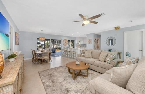 Connors House | Waterfront Luxury