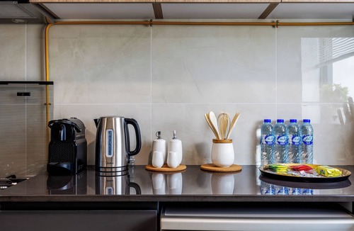 Dubai Apartment | Waves - Stylish 1BR Close to IMG World & Global Village