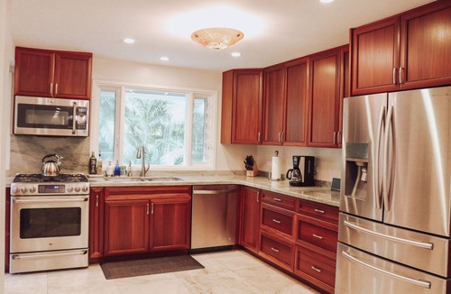 Hawaii Kai Villa | We're booking now - calendar not up to date.