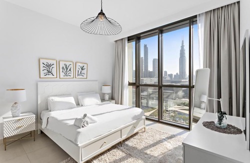 Bur Dubai Apartment | WelHome - Bright Apt in Downtown with Spectacular Views