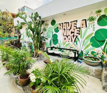 Na Chom Thian Hotel | White Corner