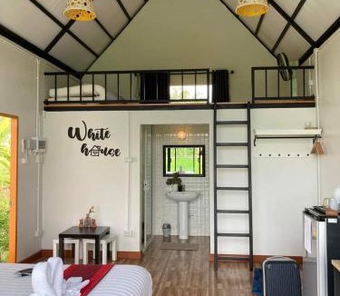 Tha Muang Hotel | Whitehouse resort