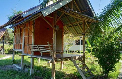 Pai Cabin | Yawning Fields