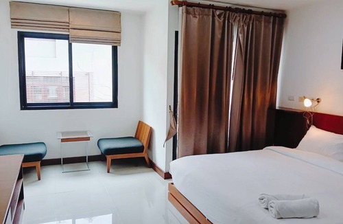 Ploenchit Hotel | Yon INN Sukhumvit 4 - BTS Nana