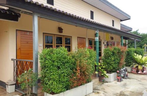 Bang Phra House | Yotin Guest House