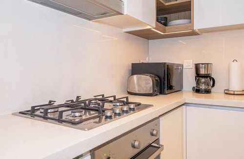 Za'abeel 2 Apartment | Zapbed House-DT 2103