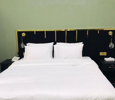Al Sabkha Hotel | Zee Hotel