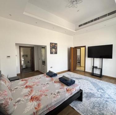2 bed rooms flat with balcony